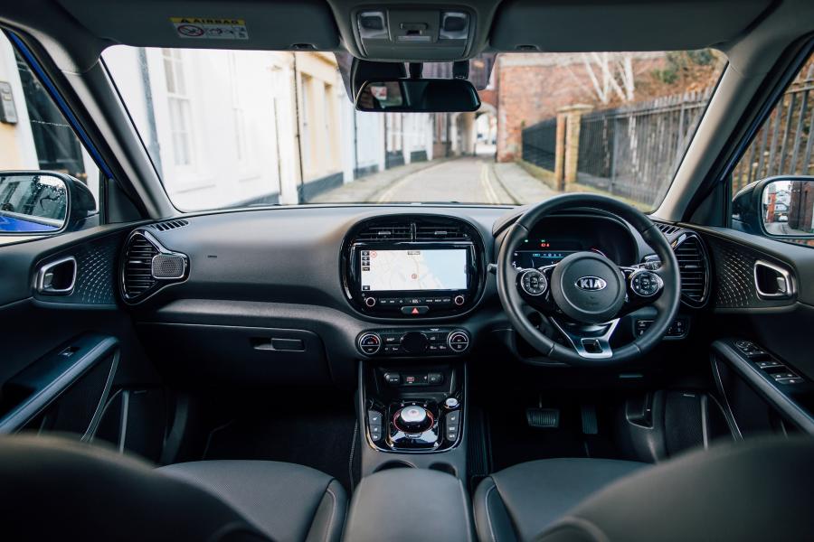 Торпедо Kia Soul EV (SK3) 2019 года  (UK) (фото 19 из 40)